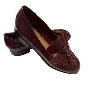 Tahari Tina  Women’s patent leather tassel loafers Oxblood Size 6.5